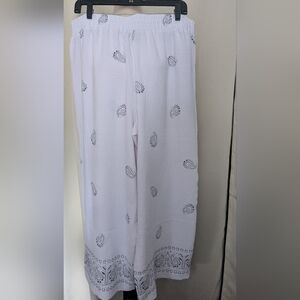 ith Black Paisley Pattern